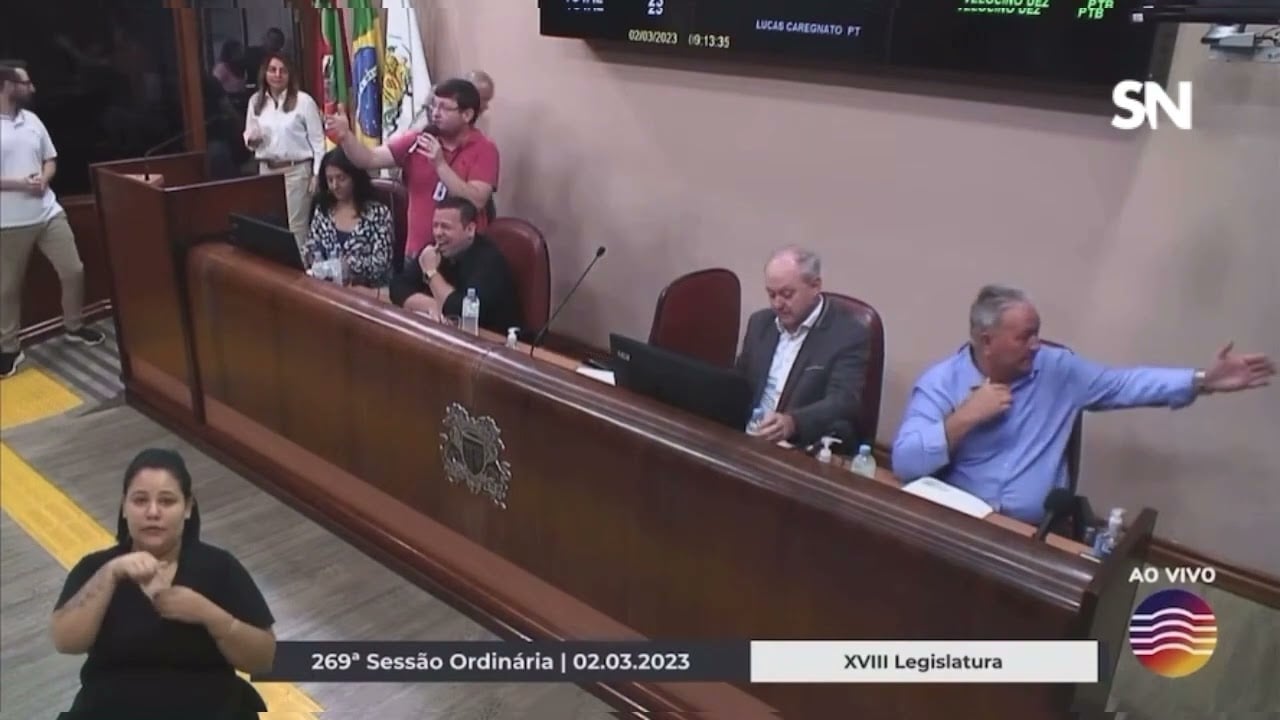 Rufam os tambores na Câmara de Caxias