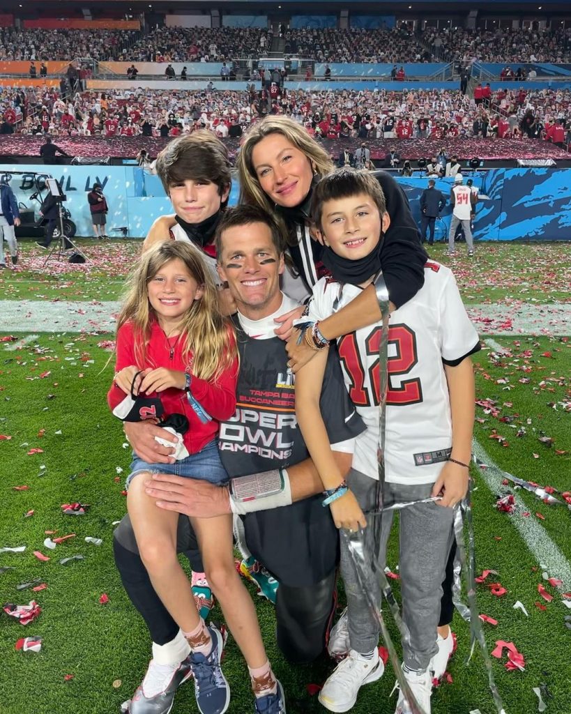 Gisele e Tom Brady com os filhos.