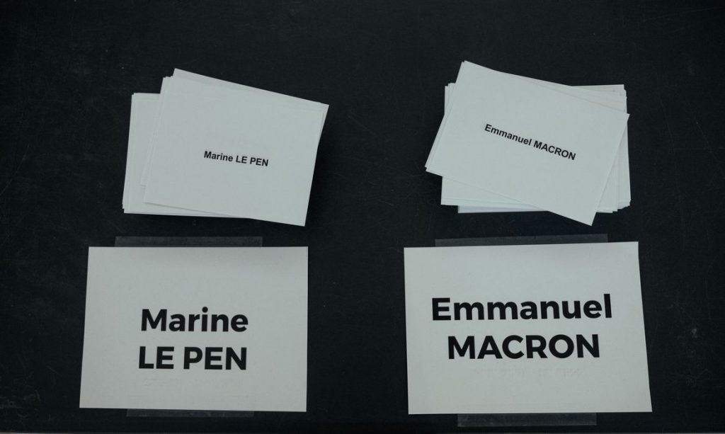 Emmanuel Macron é reeleito presidente da França.