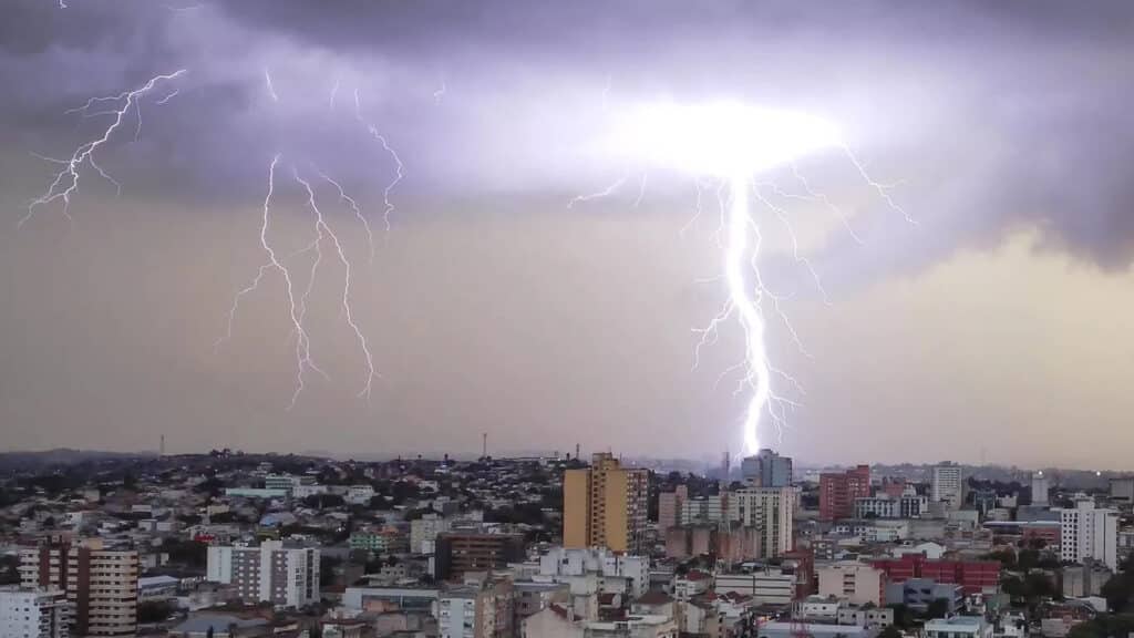 RS entra em alerta para temporais a partir desta terça-feira.