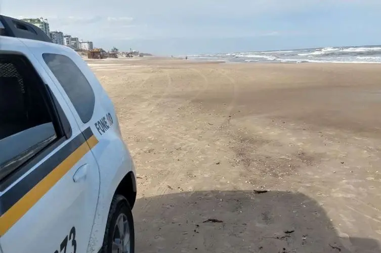 Adolescente de 15 anos é encontrado morto na faixa de areia de praia do Litoral Norte