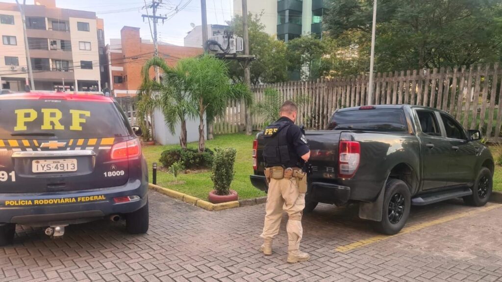 PRF recupera caminhonete adquirida pelo golpe do falso depósito em Caxias do Sul.