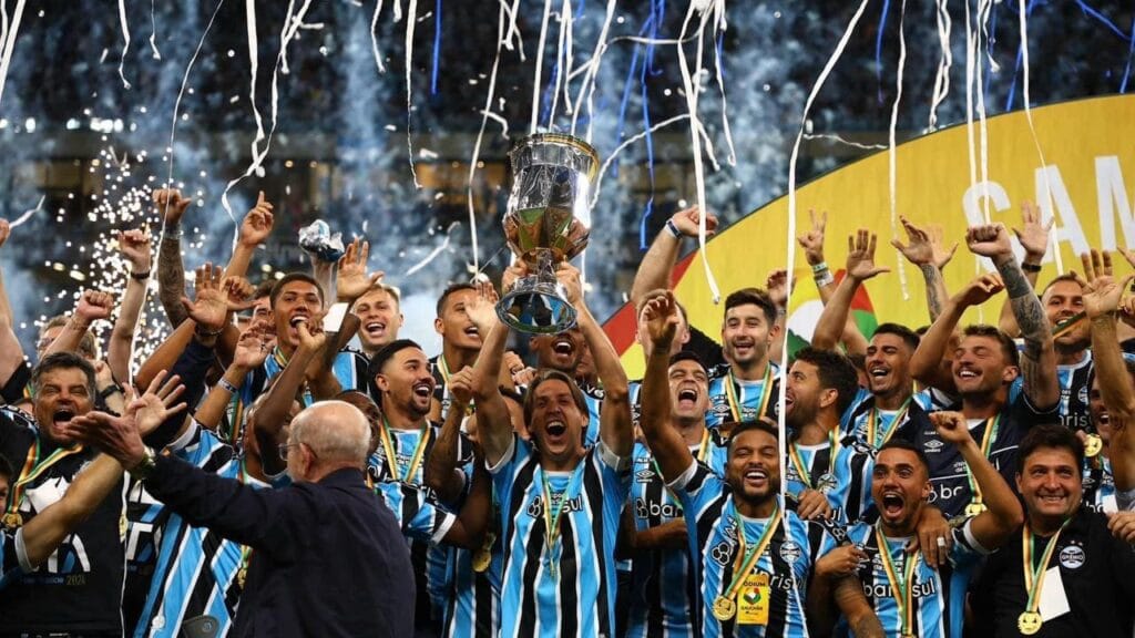 Grêmio vence o Juventude e sagra-se heptacampeão gaúcho.