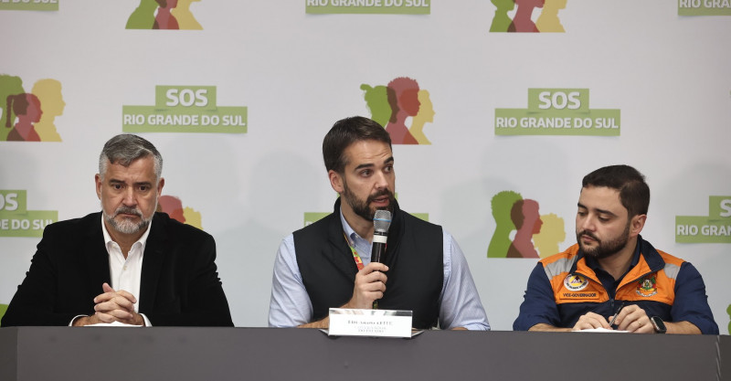 Eduardo Leite sanciona lei que cria Plano Rio Grande e fundo para reconstrução