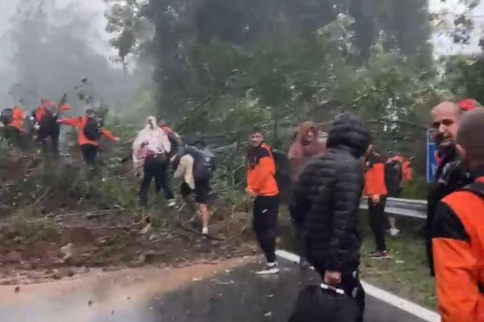 Serra das Antas tem pessoas ilhadas após desmoronamentos