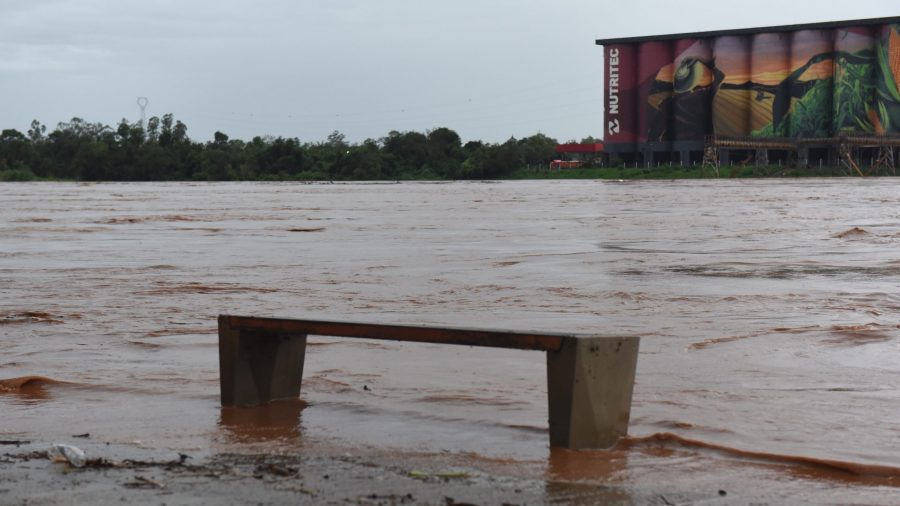 Nível do Rio Taquari chega a 30,15m em Lajeado