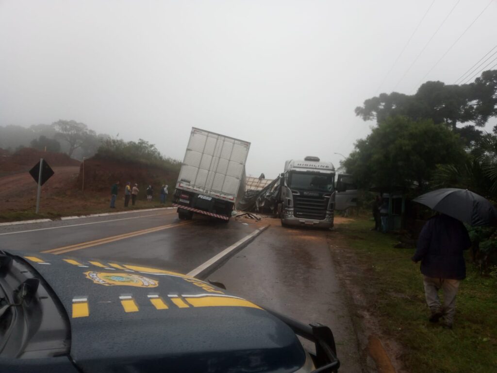 Motorista de ônibus morre em acidente na BR-285, em Muitos Capões