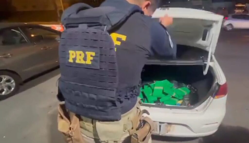 PRF prende quatro traficantes com 50 kg de droga na Serra Gaúcha