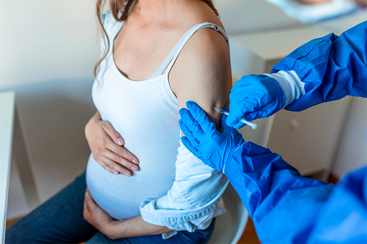 Vacinação no pré-natal faz a diferença na vida das grávidas e seus filhos 