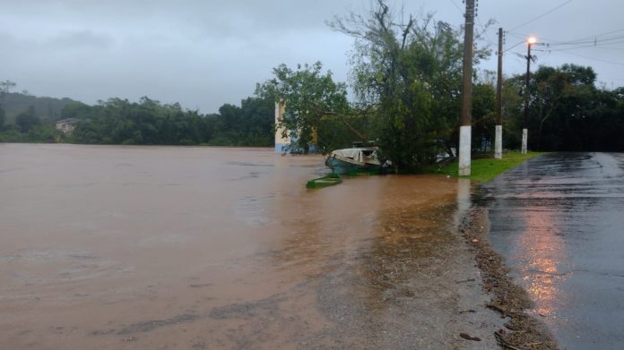 São Sebastião do Caí volta a ser inundada após fortes chuvas