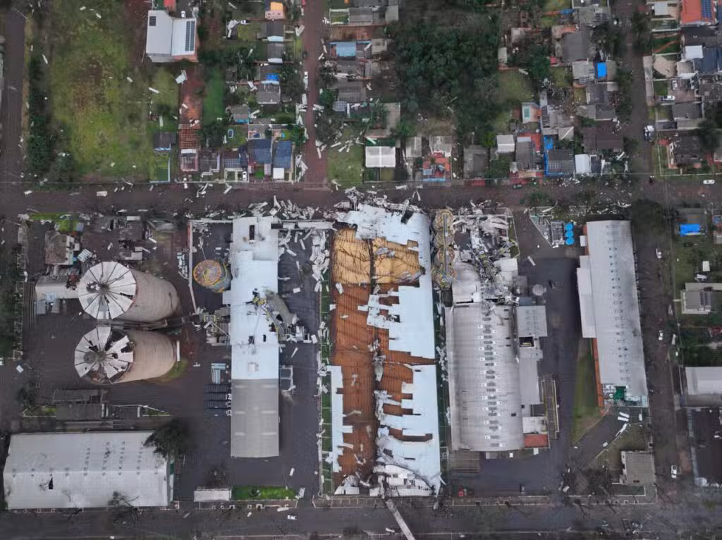 RS tem quatro alertas para chuva intensa nesta segunda-feira, 17/06