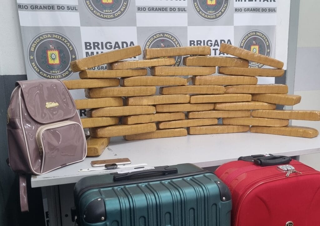 Homem morre após troca de tiros com a BM em Caxias do Sul; 30 kg de droga foram apreendidos