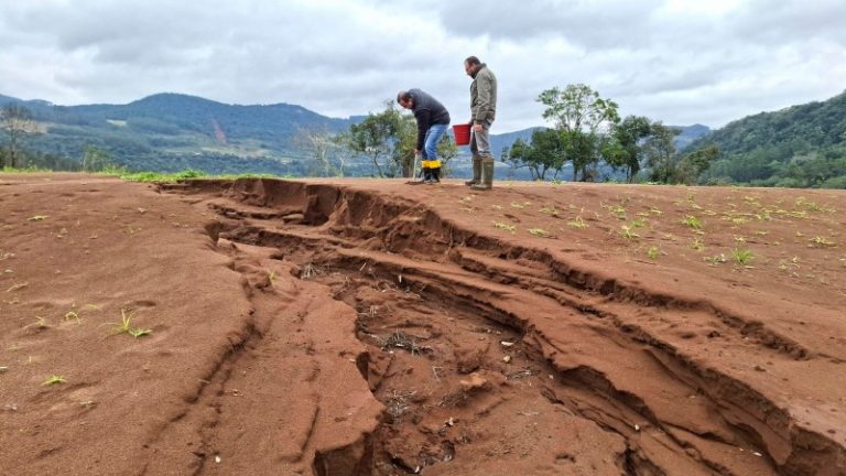 Lula veta projeto que prorrogava financiamento rural para atingidos por eventos climáticos