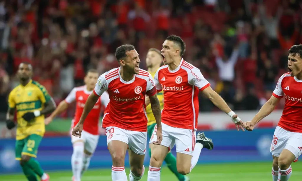 Internacional vence o Cuiabá por 3 a 0