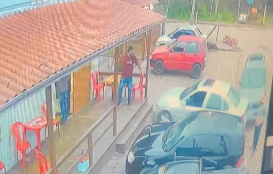 Motorista foge após atropelar homem em Bento Gonçalves