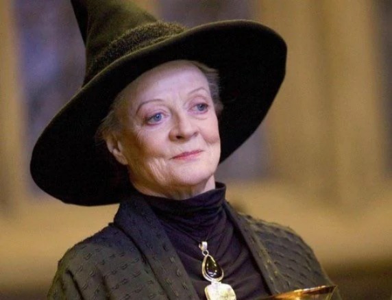 Maggie Smith, atriz de 'Harry Potter', morre aos 89 anos