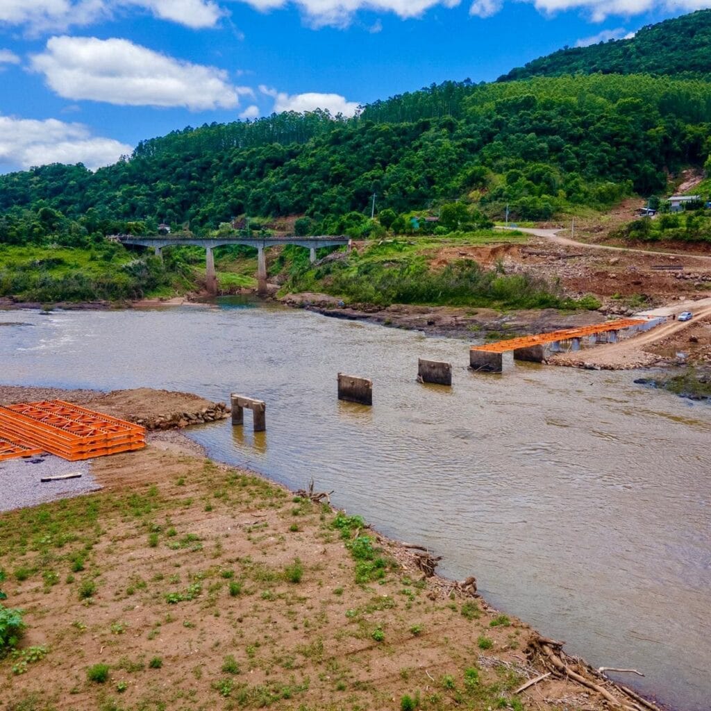 Ponte de Cotiporã começa a tomar forma.