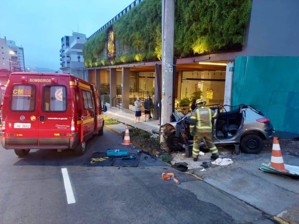 Acidente em Bento Gonçalves deixa 4 feridos.