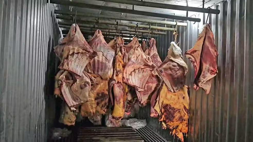 Empresa carioca revendeu 800 toneladas de carne podre da enchente de Porto Alegre