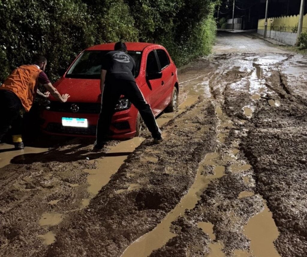 Forte chuva causa estragos em Bento Gonçalves