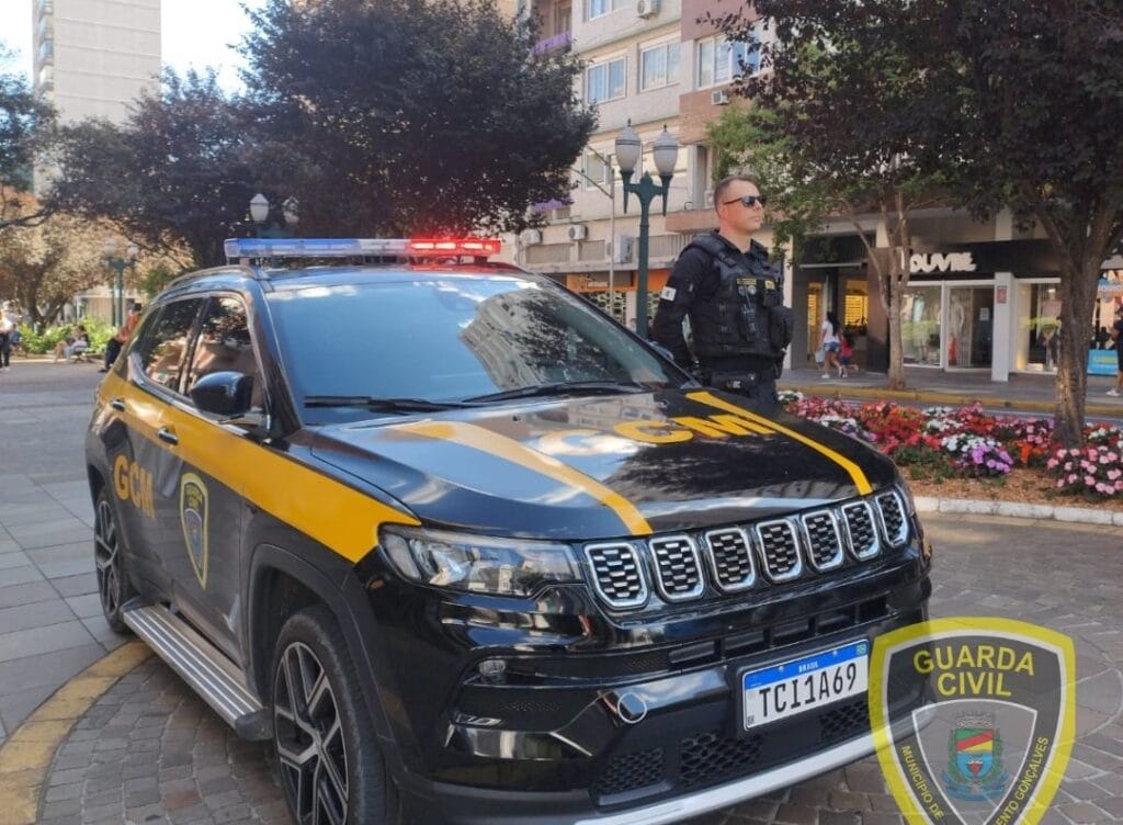 Homem é detido após levar desodorantes e chocolates de supermercado em Bento Gonçalves