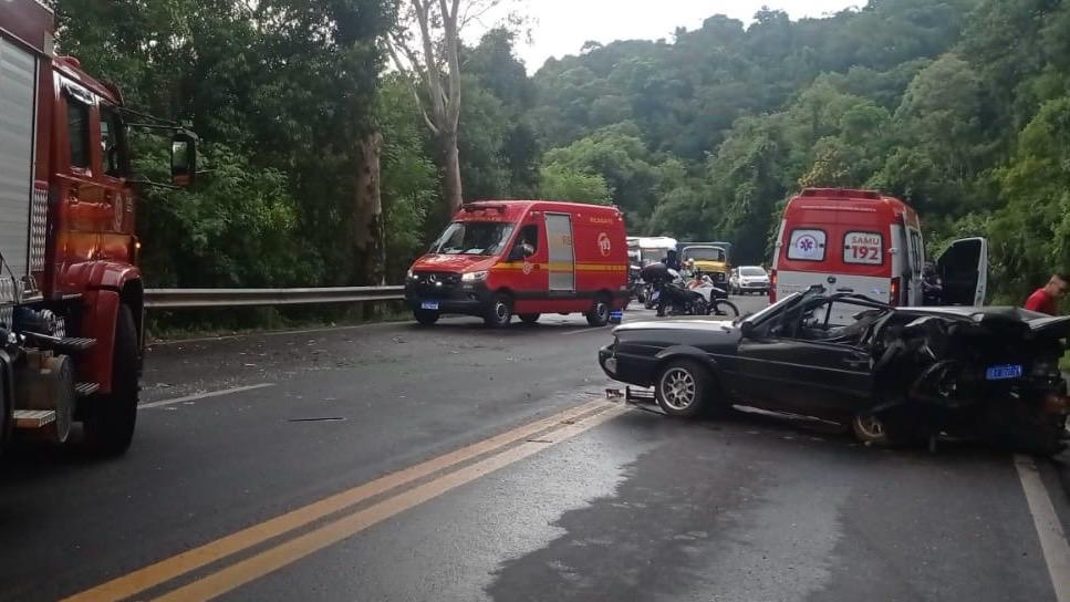 Duas pessoas ficam feridas em acidente na BR-470, em Bento Gonçalves.