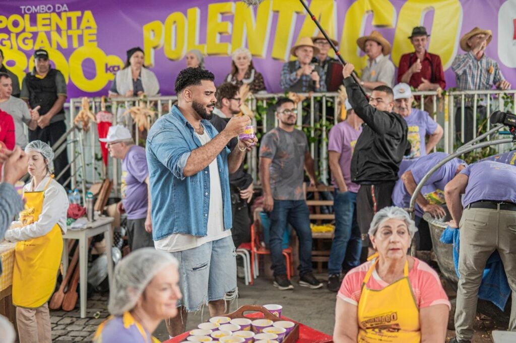 Monte Belo do Sul teve gravação do programa "Avisa Lá Que Eu Vou".