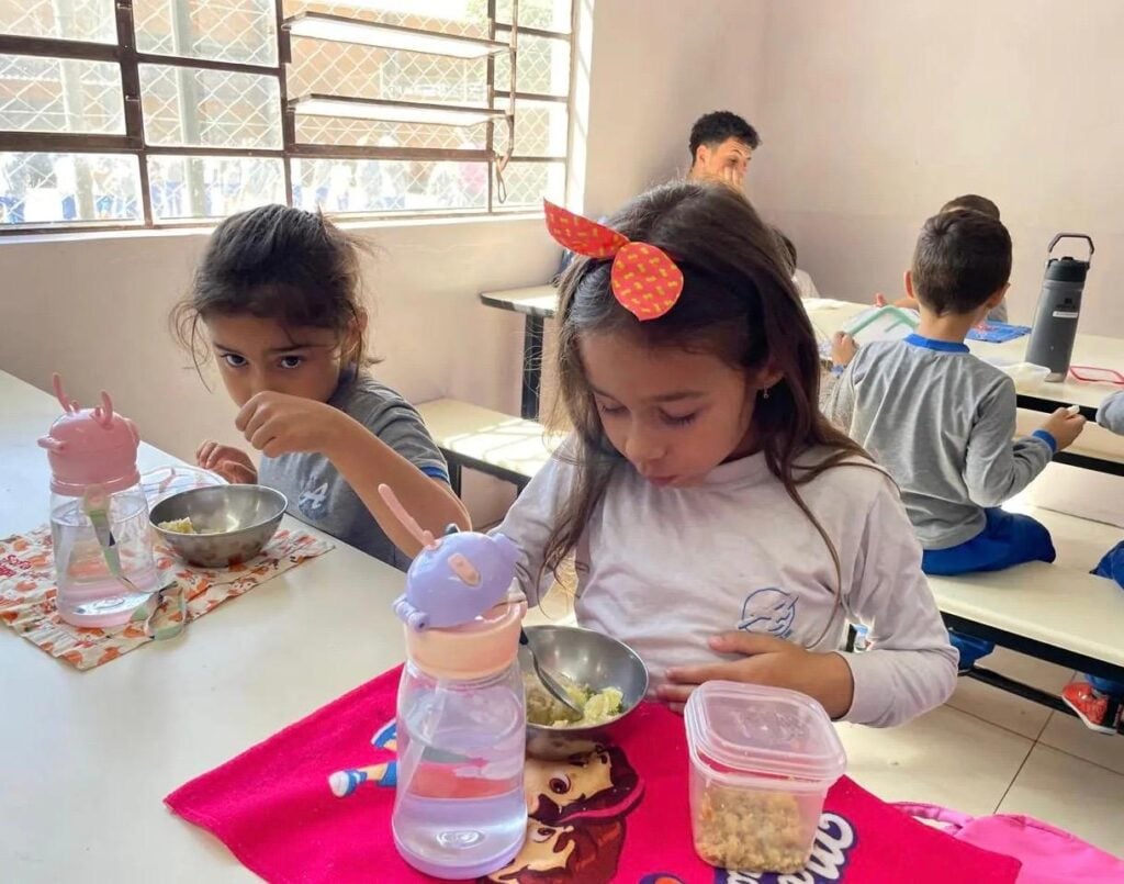 Escolas municipais de Bento contam com cardápio variado e apostam na alimentação saudável.