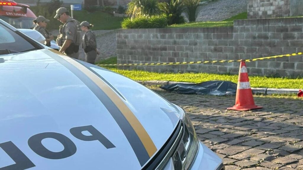 Homem é encontrado morto caído na rua em Carlos Barbosa.