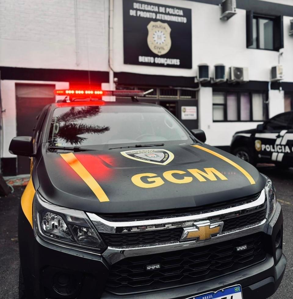 Marmanjão de 41 anos agride a própria mãe idosa de 71 em Bento Gonçalves.
