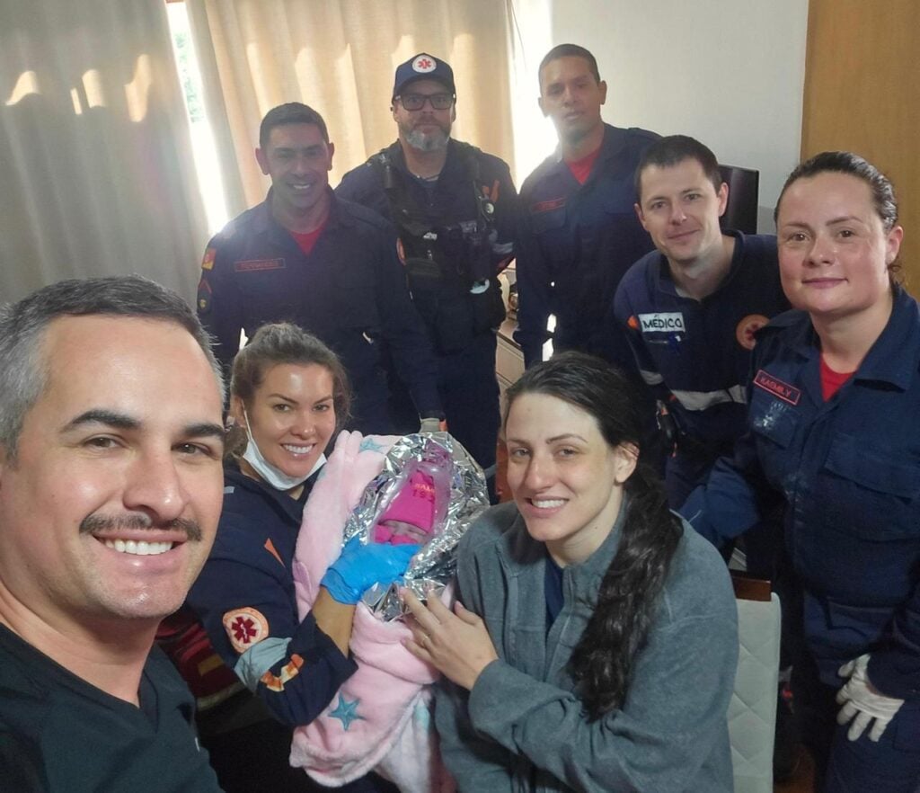 Bombeiro realiza parto da própria filha em Bento Gonçalves.