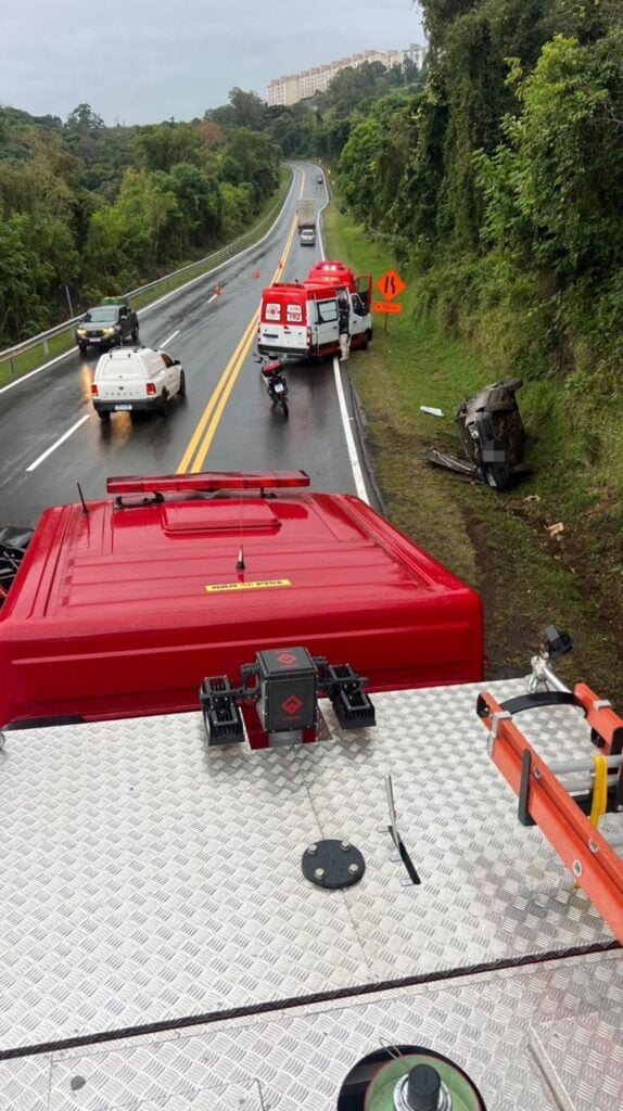 Capotamento na BR-470 em Bento Gonçalves.