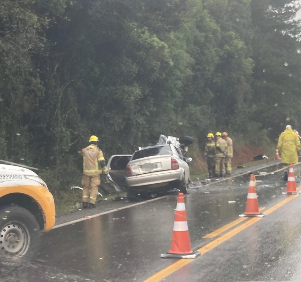 Colisão frontal deixa duas pessoas mortas entre Farroupilha e Garibaldi.