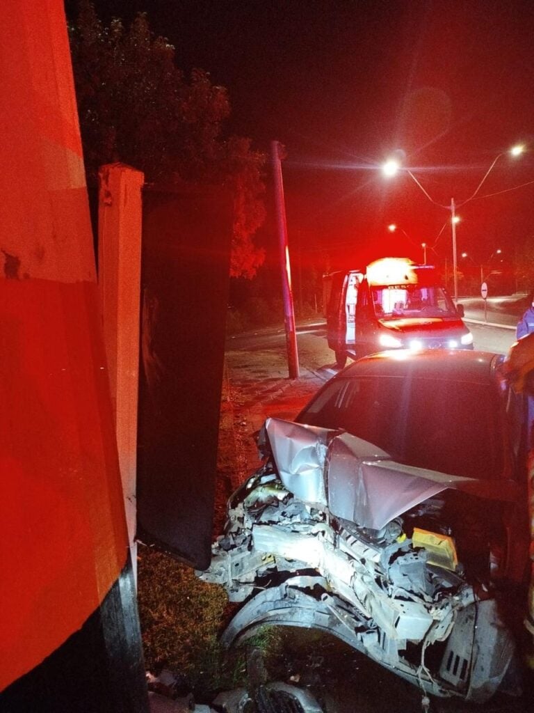 Homem bate sozinho no pilar da ponte do bairro Glória, em Bento Gonçalves.