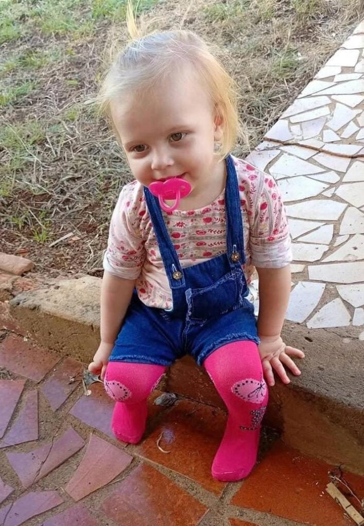 Pai mata a própria filha de 1 ano e 9 meses em SC.