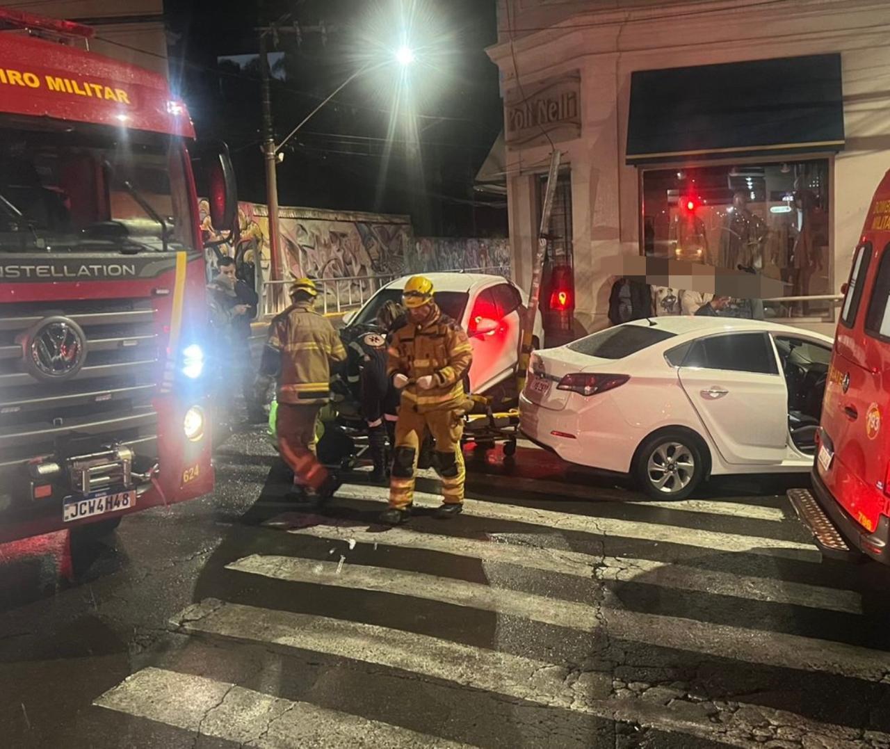 Mais um acidente no cruzamento da Júlio com a Ramiro em Bento Gonçalves