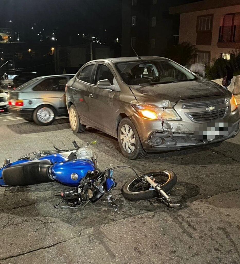 Motociclista fica ferido em acidente no bairro Borgo, em Bento Gonçalves.