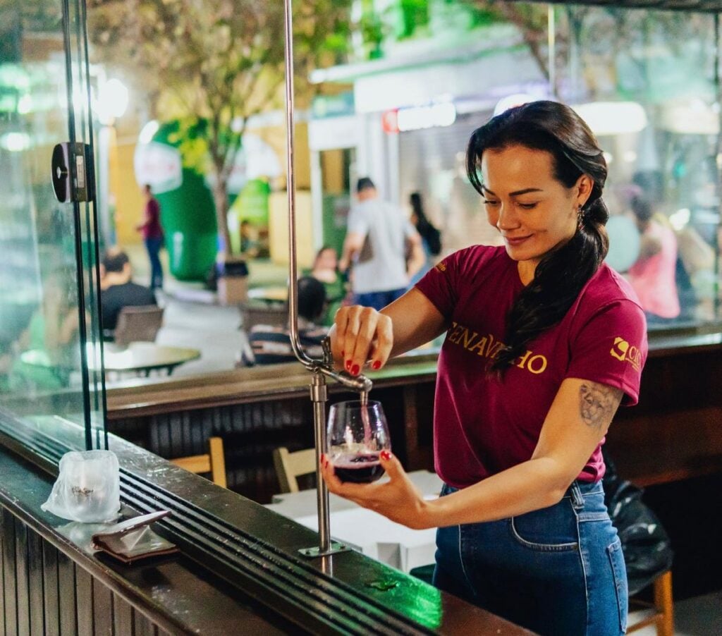 Vinho Encanado, Festival Enogastronômico e Desfile Cultural ocorrem nos dias 16, 17 e 18 de maio na Via del Vino, em Bento Gonçalves.