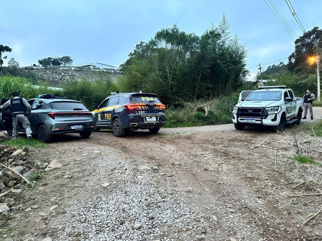 Casal de traficantes tinha 1 kg de cocaína dentro de HB20 clonado em Caxias do Sul.
