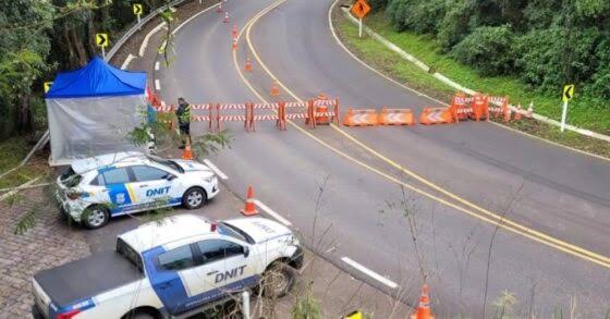 Interdição da BR-470 na Serra das Antas.