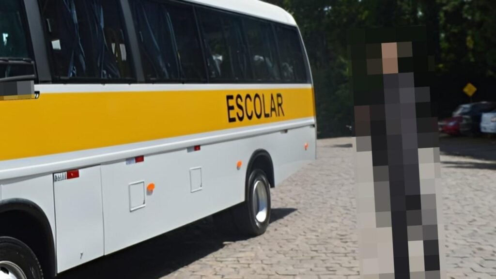 Motorista bêbado é preso dirigindo micro-ônibus escolar em Bento Gonçalves.