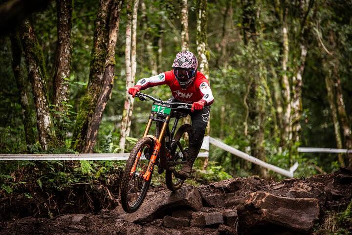 ADHV leva 15 atletas ao Campeonato Brasileiro de Downhill em Sapiranga.