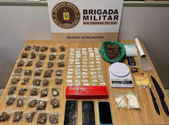 Brigada Militar prende dupla por tráfico de entorpecentes em Bento Gonçalves.
