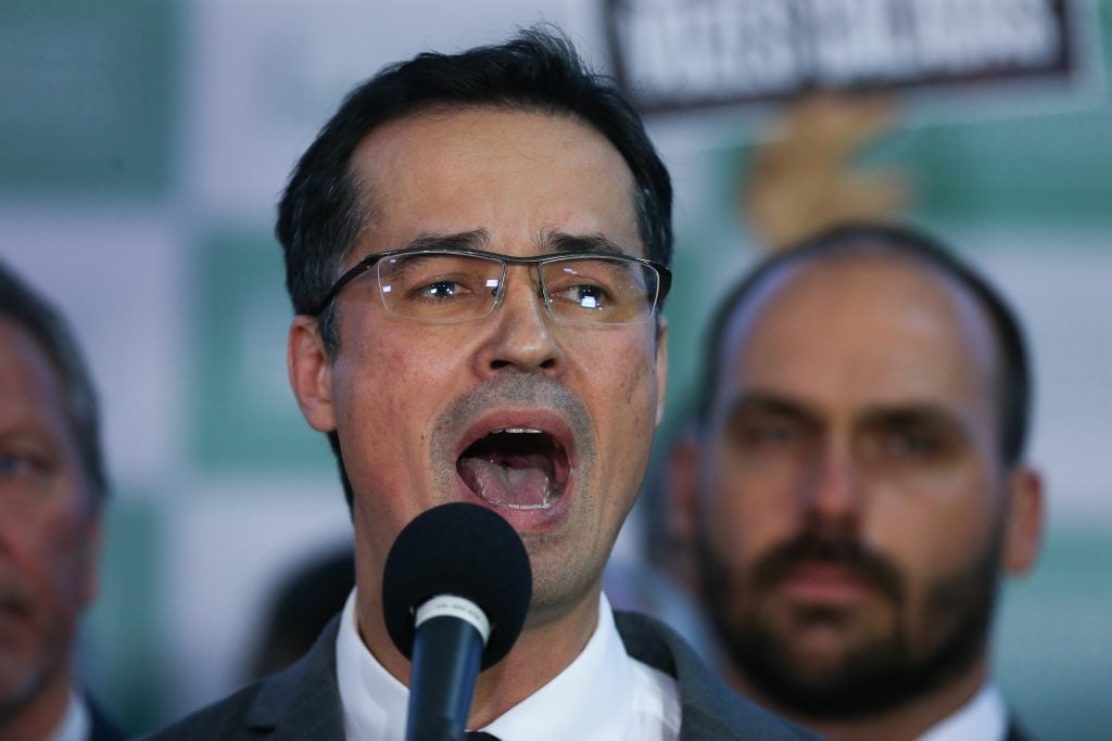 Dallagnol condenado: R$ 135 mil de indenização a Lula por danos morais.
