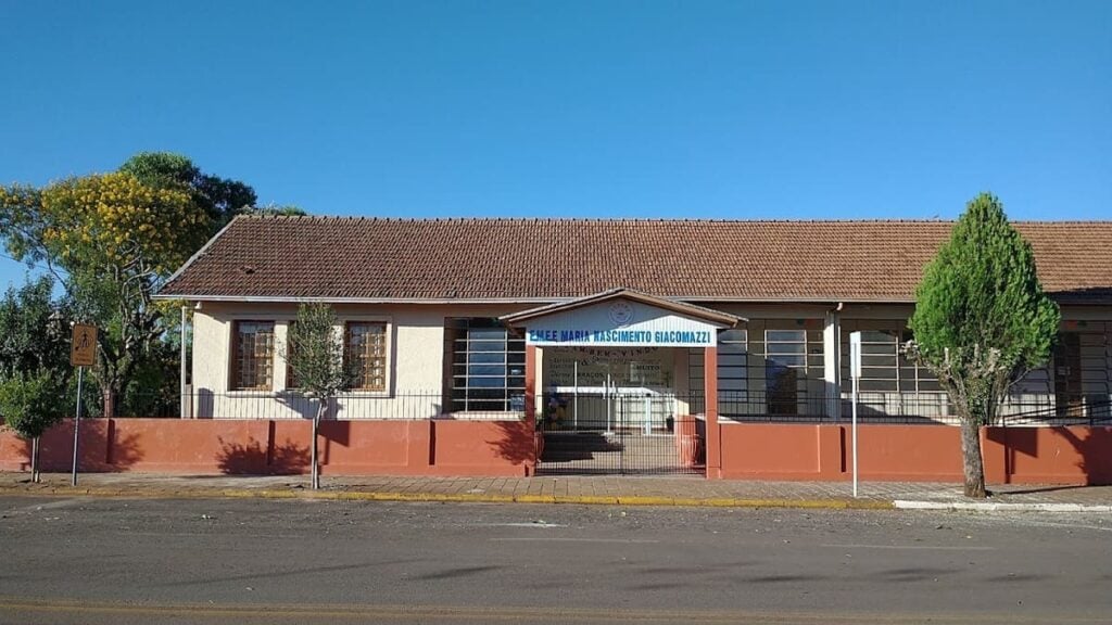Homem com facão invade escola no Rio Grande do Sul.