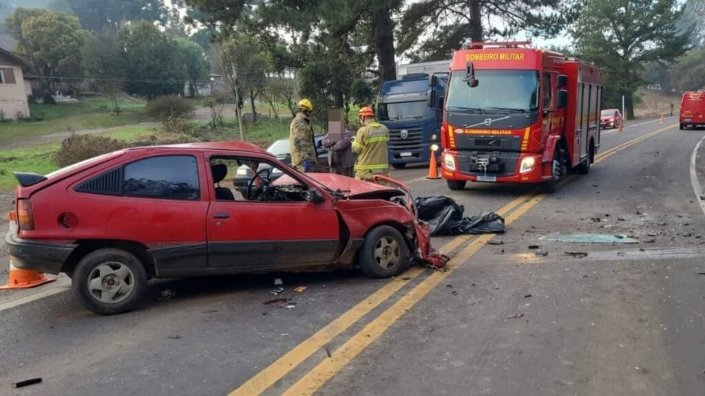 Homem morre em colisão frontal na BR-470 na Serra Gaúcha.