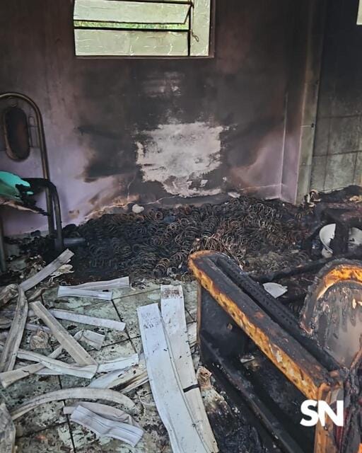 Incêndio atinge residência no bairro Borgo, em Bento Gonçalves.