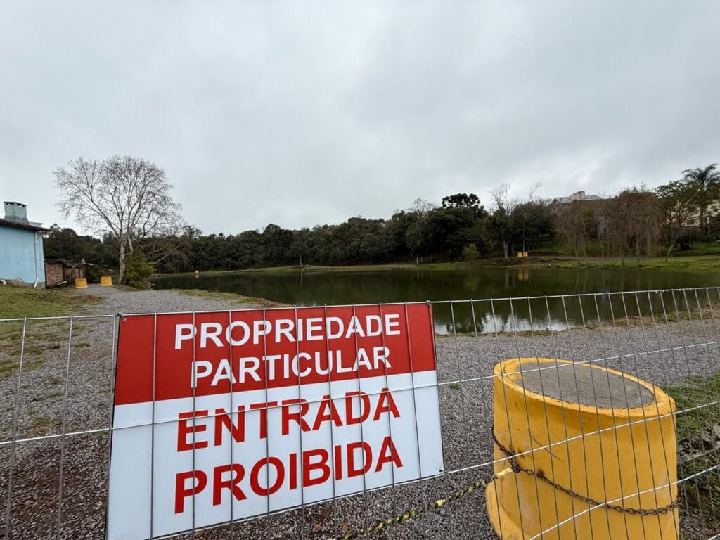 Lago Fasolo é fechado ao público após disputa judicial em Bento Gonçalves.