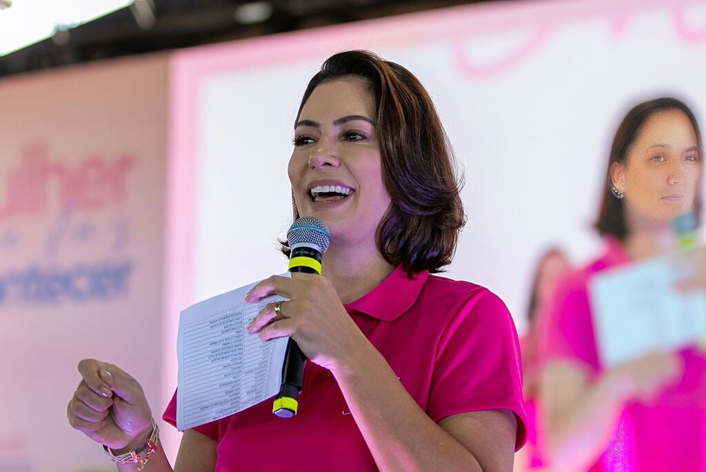 Michelle Bolsonaro chama Lula de pinguço e cachaceiro.