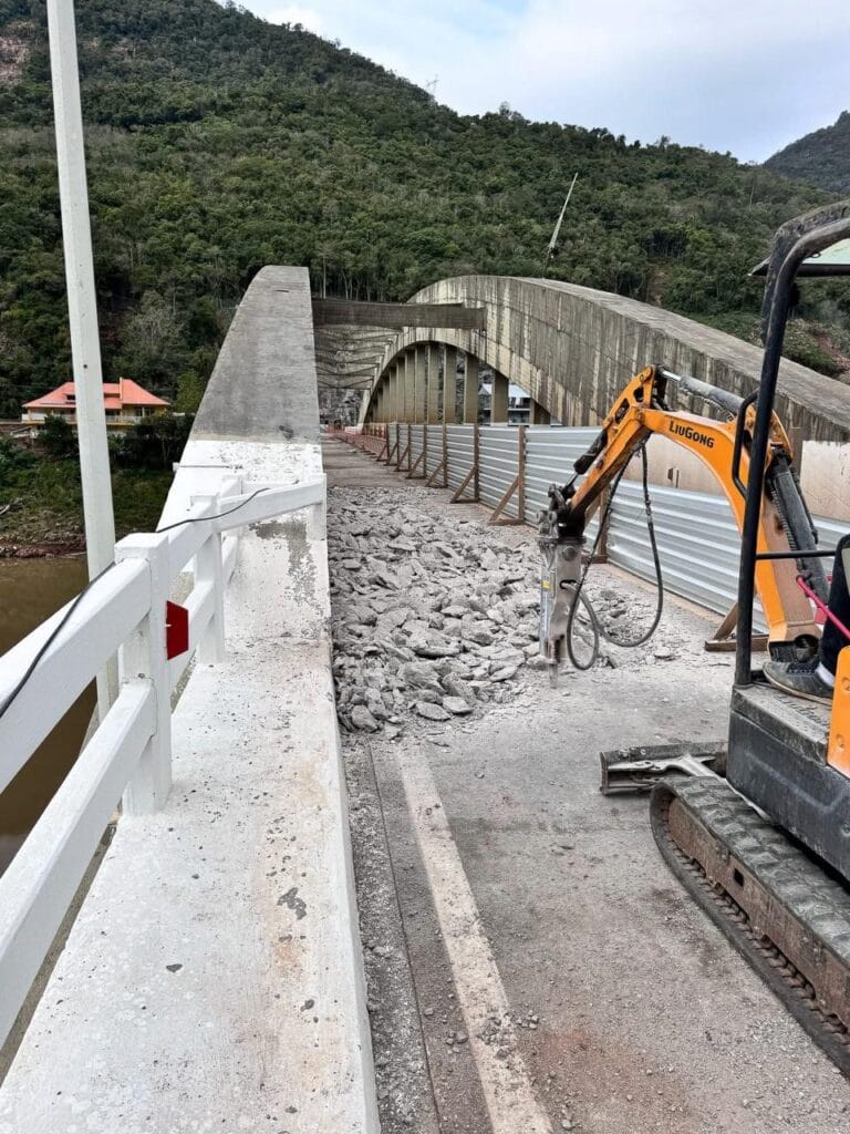 Ponte do Rio das Antas passa por restauração.